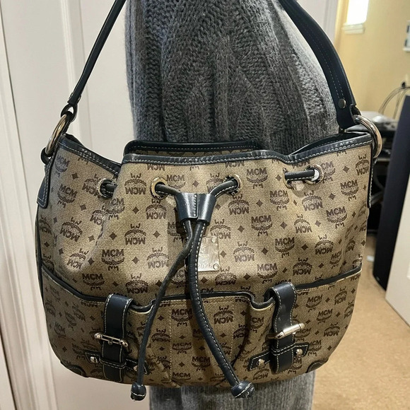 MCM DRAWSTRING HOBO - Picture 16 of 16